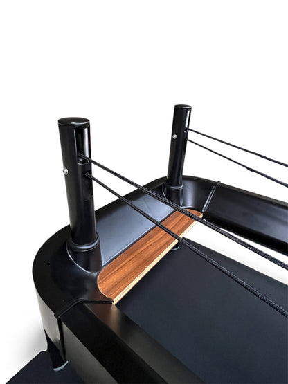 Tula Ropia 普拉提器械床：无缝设计，滑车顺畅。全伸缩绳索系统。适合所有普拉提水平的普拉提器械床，配有塔式梯桶。 